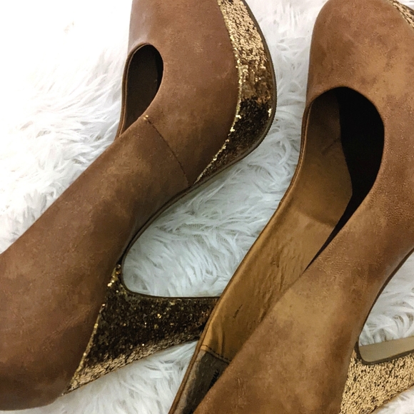 Shoes - Picture 2 of 2